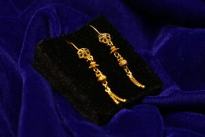 Photo jewelry styling
