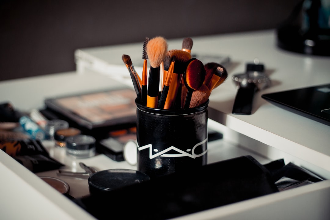 Photo no-makeup makeup